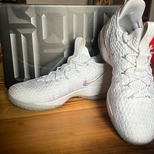 MENS Lebron XV Low Sz 11